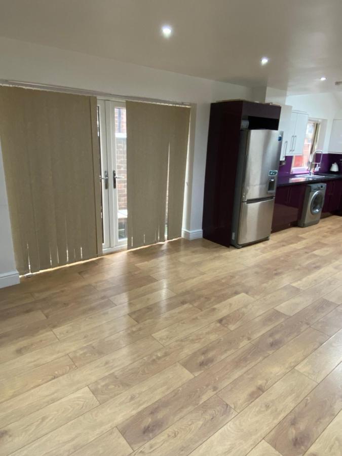 Big Room Rusholme With Tv And Private Bathroom-Parking&Wifi Manchester Exterior photo